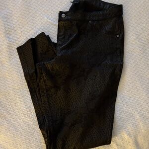 HUE Midnight Snakeskin Leggings